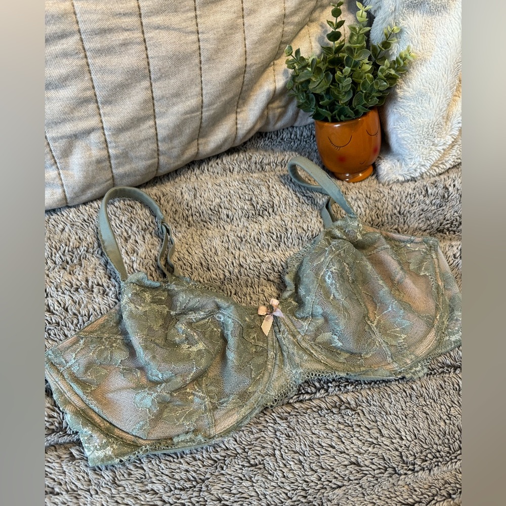 Body by Victoria Unlined Demi Bra